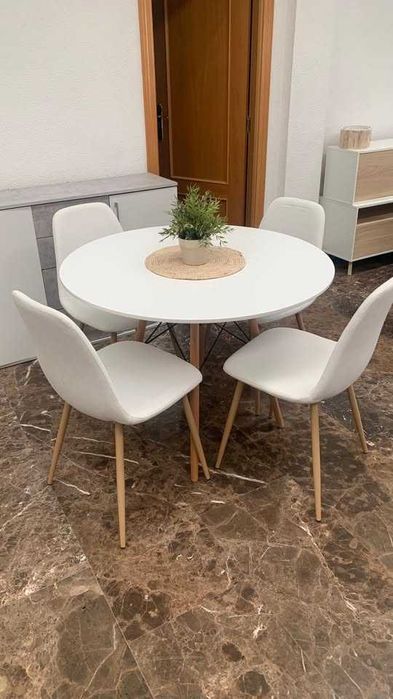 oferta mesa e 4 cadeiras novas envio