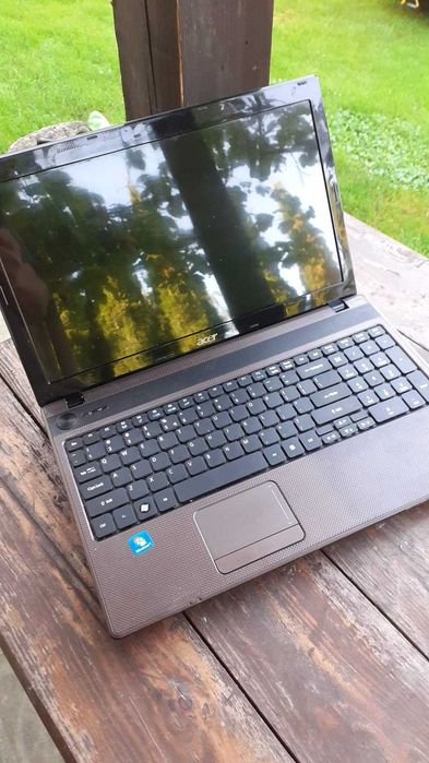 Uszkodzony Acer Aspire 5742, Ekran Ok,2 GB Ram, Dysk 500 Gb
