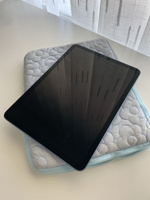 iPad Air 5ª Geração (M1) 64GB Azul + Apple Pencil 2 + Magic Keyboard | Como Novo