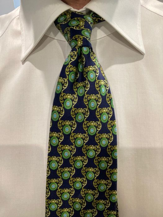 Granatowy krawat Paul R. Smith - zielone medaliony (100% jedwab)