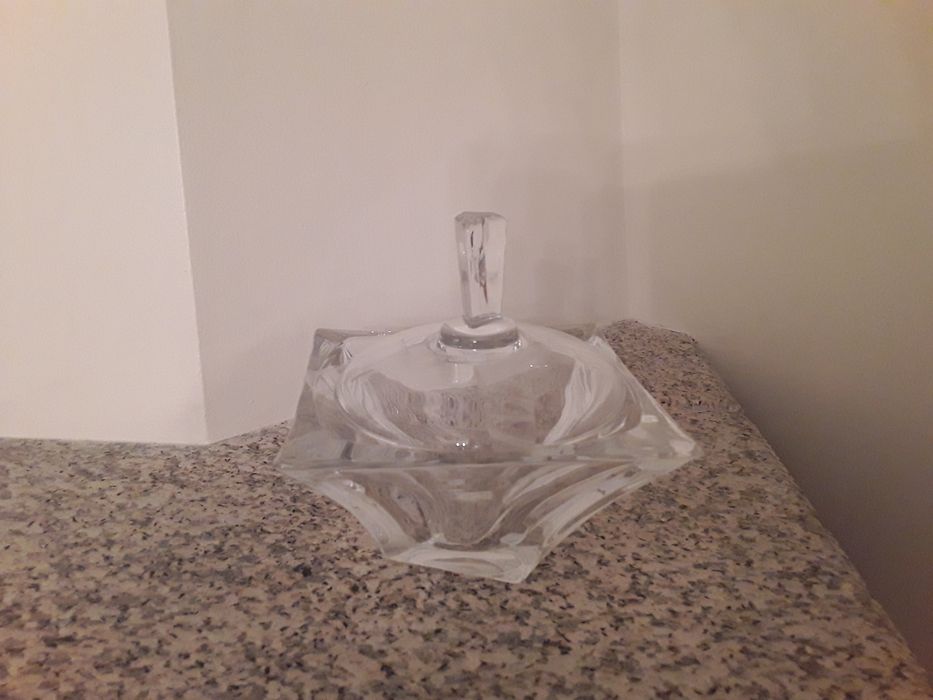 Bomboneira transparente nova