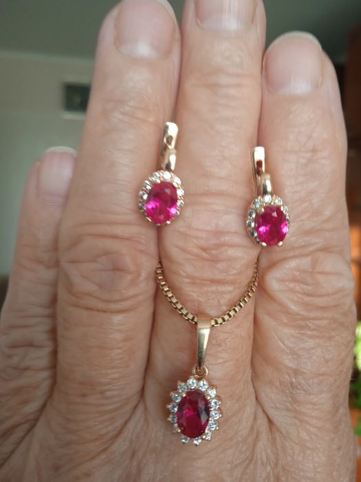 Серьги  подвеска зол 585 рубин 4,20 г