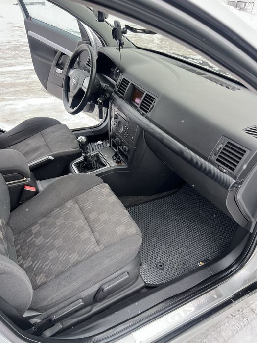 Продаю свій автомобіль Опель вектра С