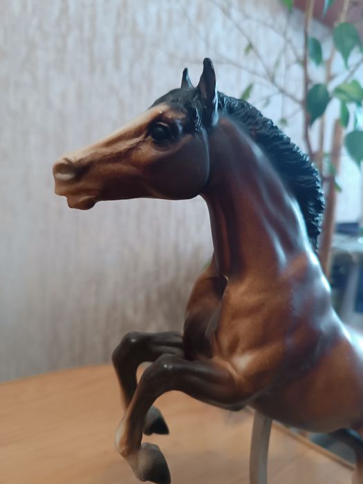 Фигурка лошади коня Бреер Германия коллекционная tradishional