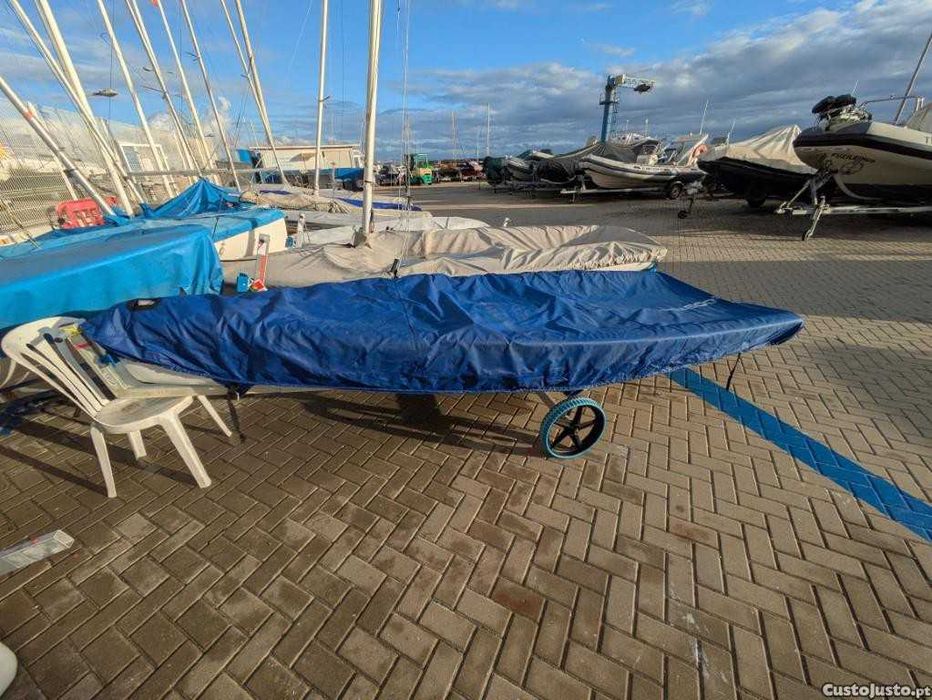 Barco á vela Topaz UNO RACE 3 velas, capa e carrinho de praia | Oeiras