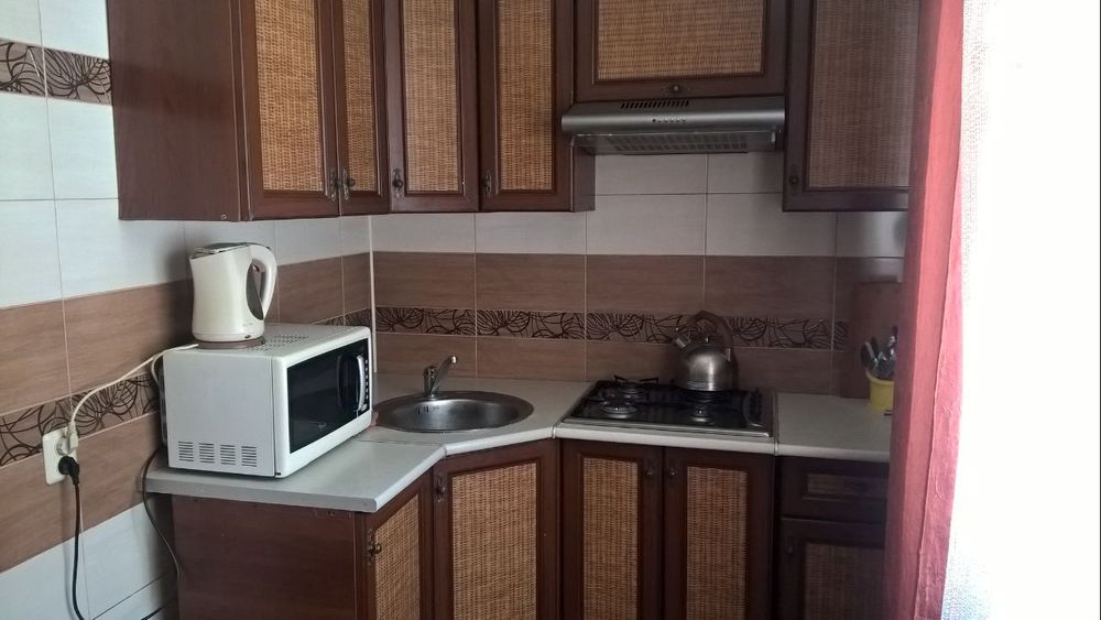 Квартира посуточно. Коллибрис. ул. Гната Юры, 7-(б).