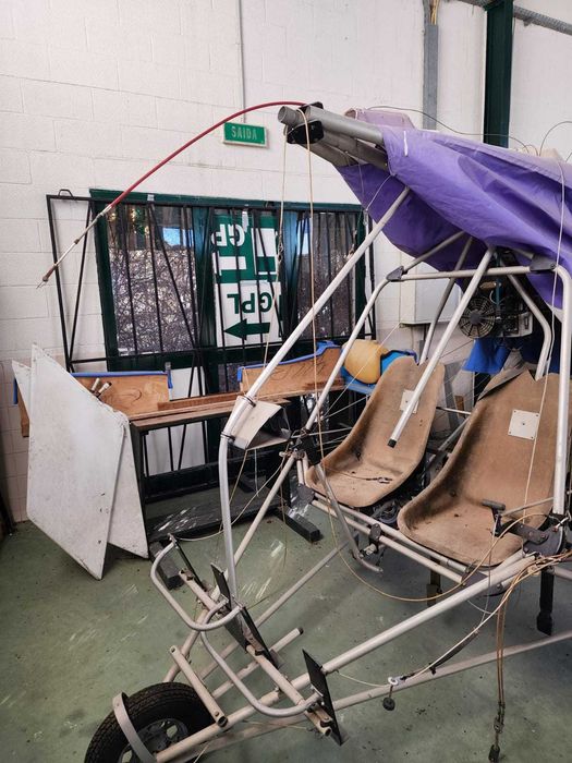 Peças de Avião Antigas para Colecionadores '  Aceito crypto