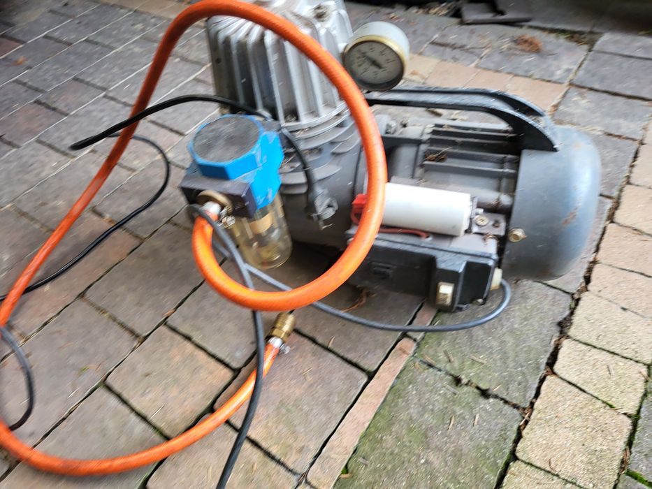 Radziecki zssr kompresor sprężarka przenośny  na 220v
