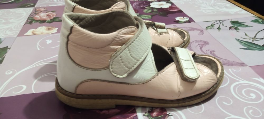 Ортопедические босоножки