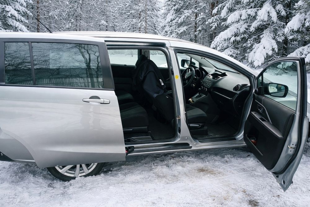 Mazda 5. 2011. 2.5 АКПП