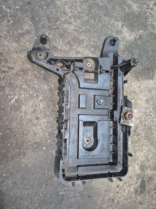 Podstawa obudowa akumulatora vw audi seat skoda a3 golf touran jetta