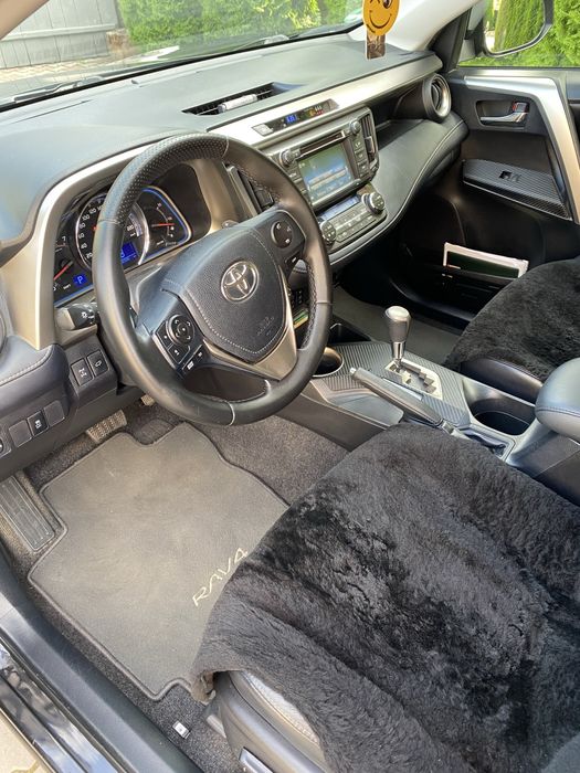 Toyota rav-4.