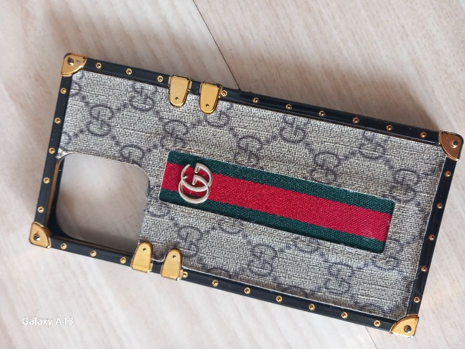 Gucci etui na iPhone 12