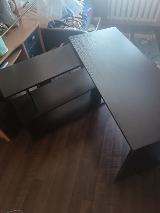 Комп'ютерний стіл