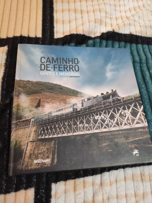 Caminhos de ferro CTT livros e selos