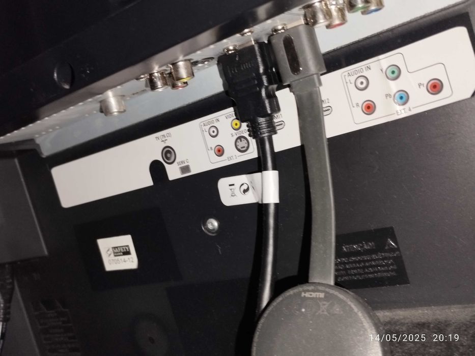 Televisão 42 LCD Profissional com ranhura SmartCard