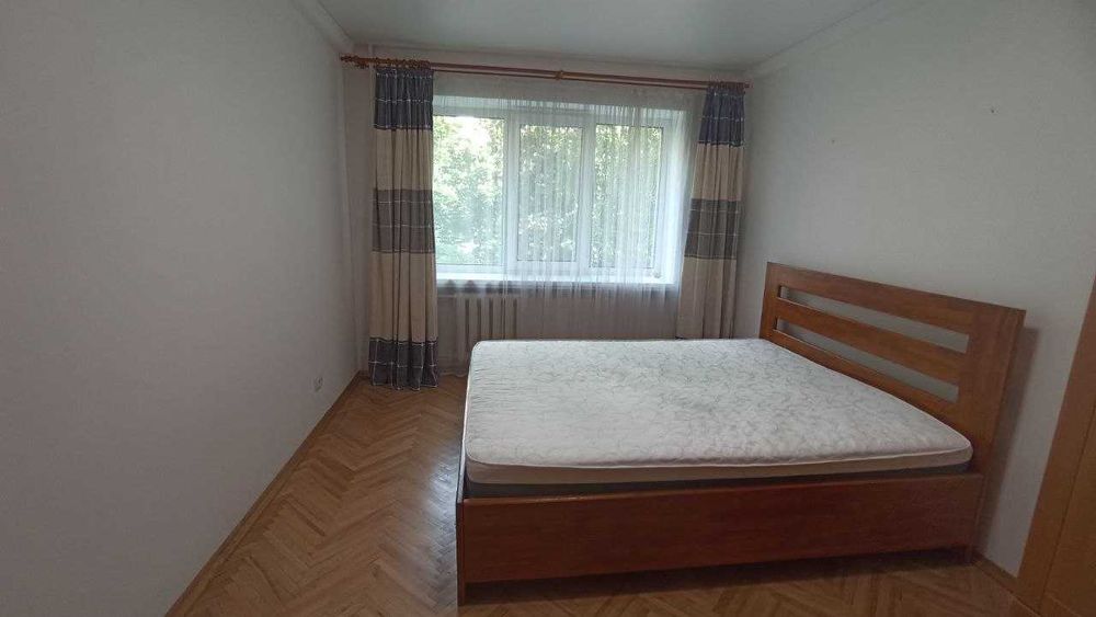 Продаж 2-кімнатної квартири біля метро Лук’янівська, Коперніка