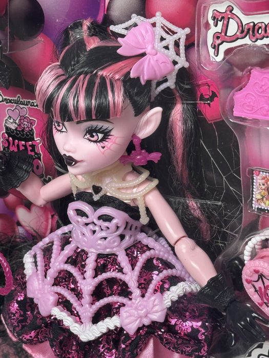 Дракулаура Monster High Scary Sweet Birthday 1600 Draculaura: 1