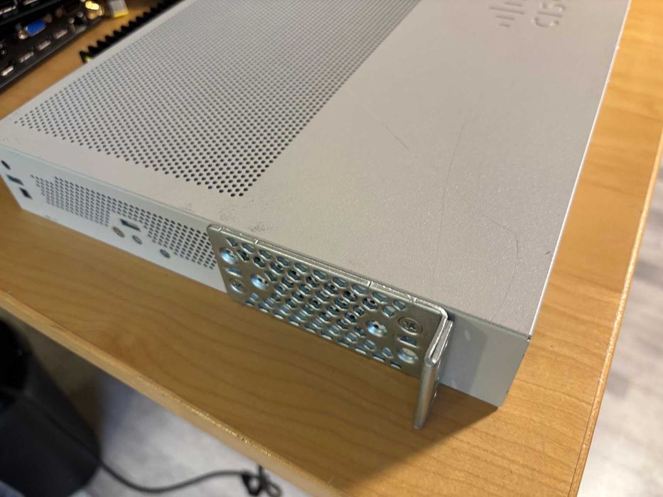Cisco WS-C2960L-24PS-LL