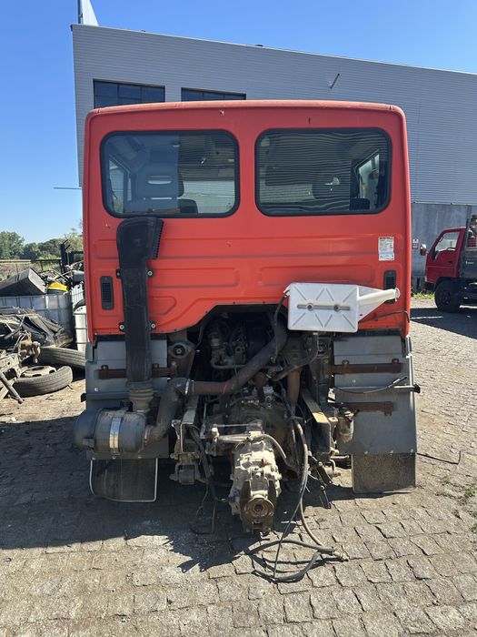 Cabine Nissan Atleon para peças