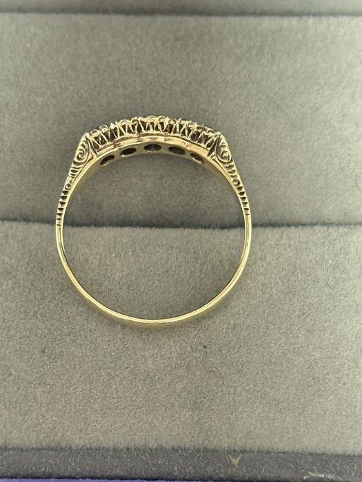 Золотое кольцо с бриллиантами 18р