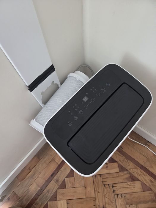 Ar Condicionado Portátil BECKEN BAC10172WH (24 m2 - 12000 BTUs - Branco)