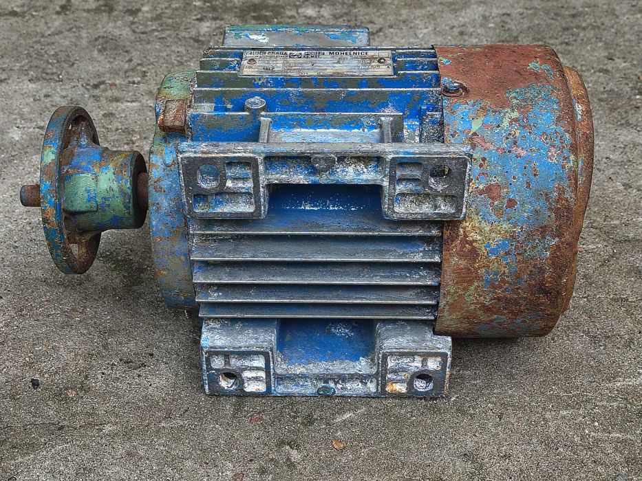 Silnik 0,75 KW 1380 obrotów mało używany czeski siłowy 220 V