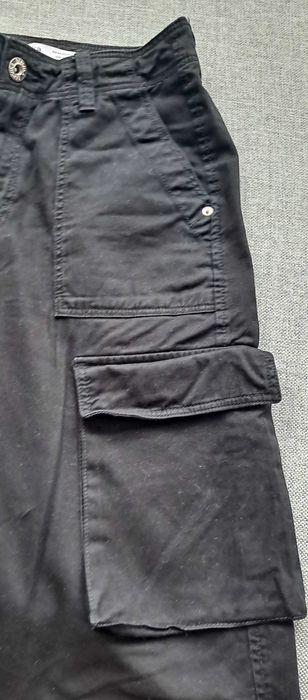 czarne spodnie cargo Bershka r. 34/XS