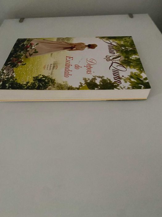 " O Hotel Nantucket " Elin Hilderbrand - 10€