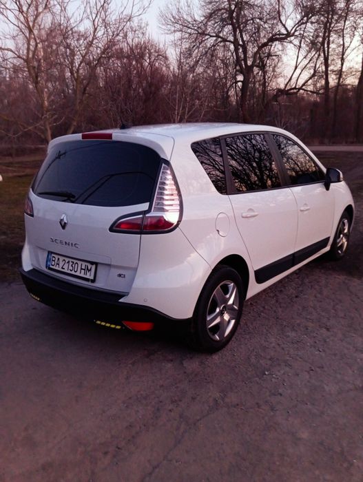ТЕРМІНОВО. Продам Рено Сценік економний дизель.