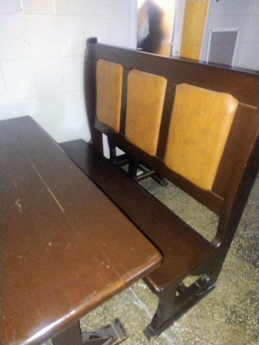 Продам стіл з лавками дерево