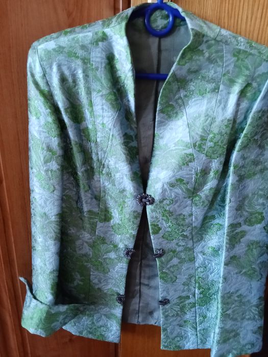 Жіночий жакет. Приталений.