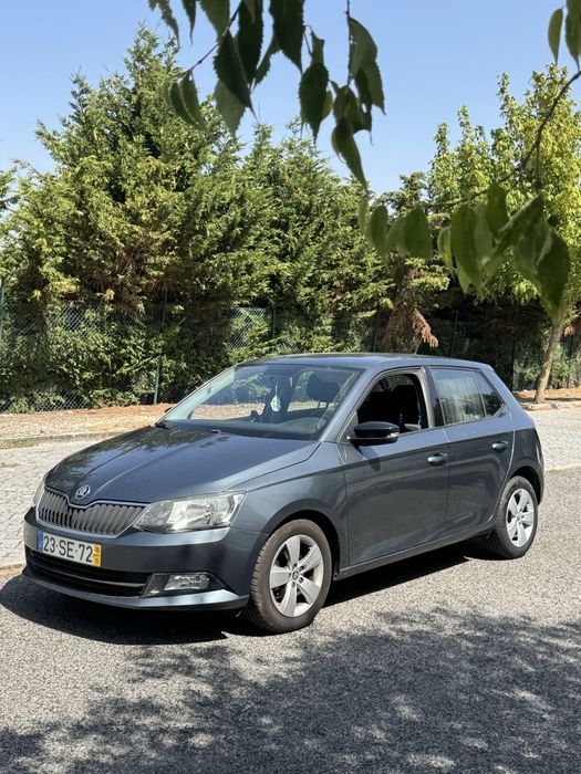 Skoda Fabia Ambition - embraiagem e pneus novo