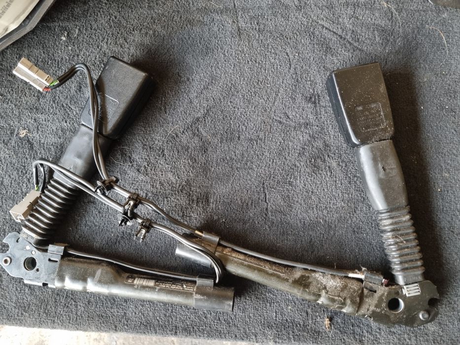 Napinacz Dopinacz pasa Bmw E90 E91  E87