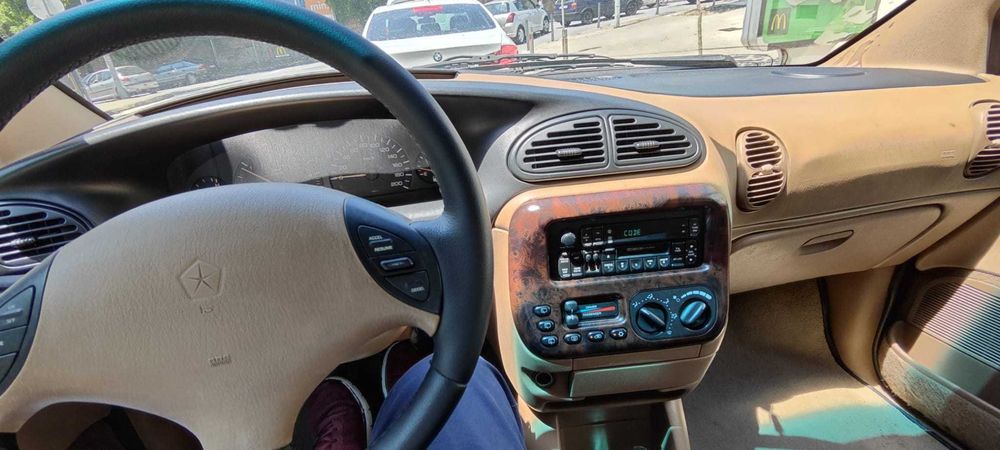 Chrysler Voyager Ano 2000 Ótimo Estado
