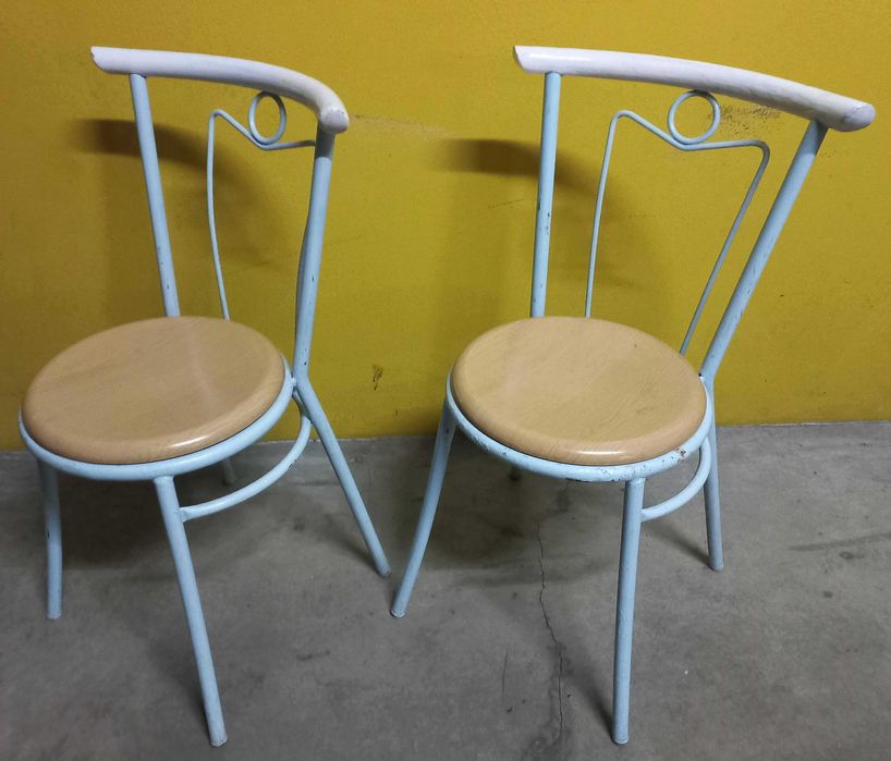 Mesa Oval de Cozinha com 2 Cadeiras