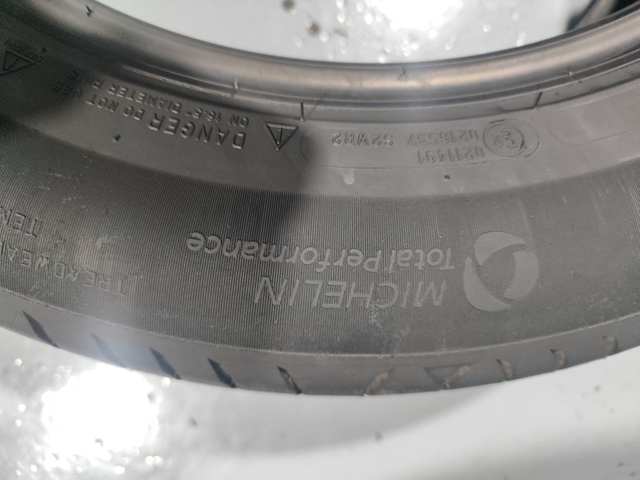 2 pneus como novos 205-60R16 Michelin - Oferta dos Portes