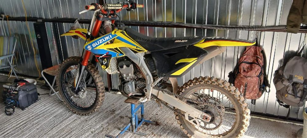 Cross 250.