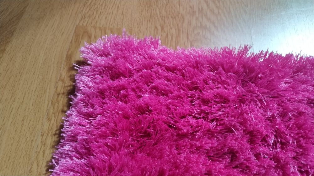 Carpete de qualidade premium com pêlo  longo rosa-choque
