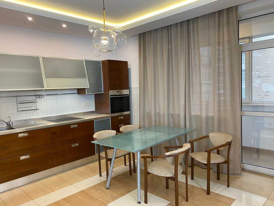 Продам 3х ком кв. c паркоместом в доме  Печерск, Предславинская