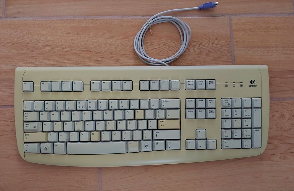 Klawiatura przewodowa Logitech PS/2