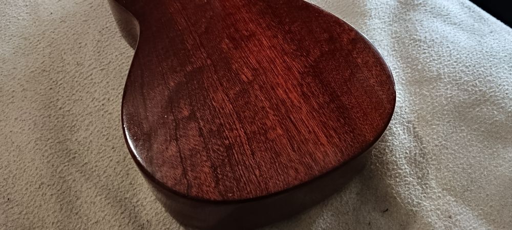 Cavaquinho artesanal