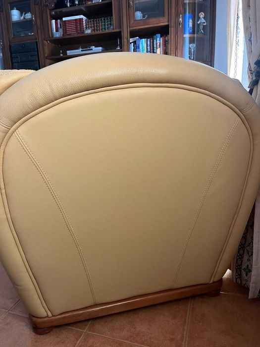 Conjunto de 3 sofás de pele