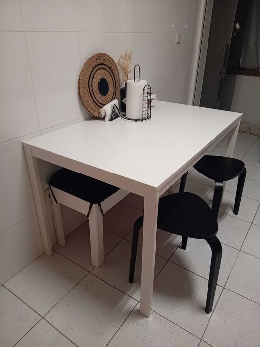 Mesa extensível com banco