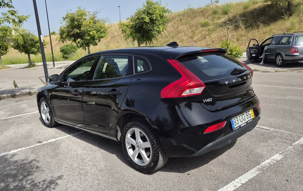 Volvo v40 2.0 diesel 2018 com 108.000km Negociável