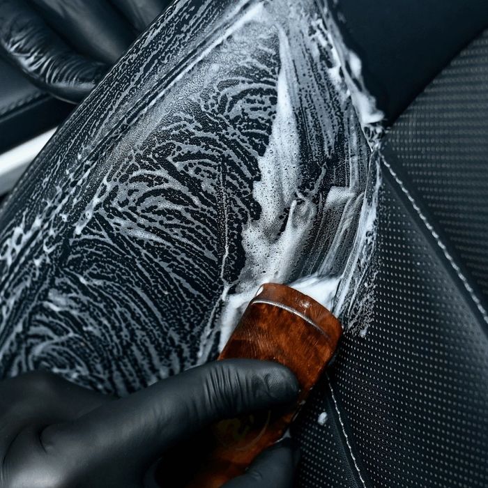 Szczotka do czyszczenia tapicerki K2 Auron Brush brązowa G450