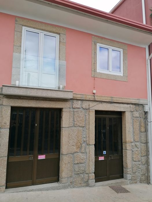 Arrenda-se espaço comercial