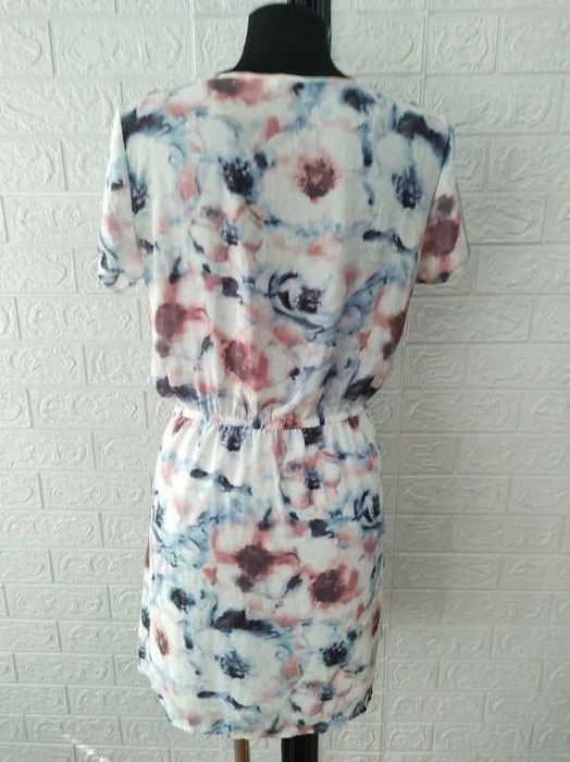 Sukienka rozmiar m lato koktajlowa cena 20 zł