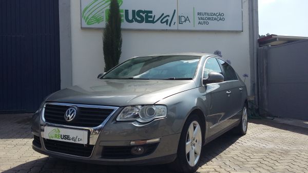 Cinto trás direito VOLKSWAGEN Passat (3C2)