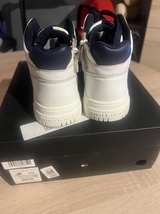 Buty unisex Tommy Hilfiger rozm 30